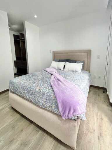 Room 2, Seis Residences, Quito