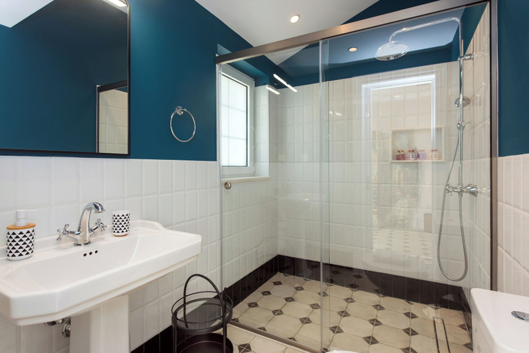 Bathroom 4, Nancy Suites, Ionian Islands