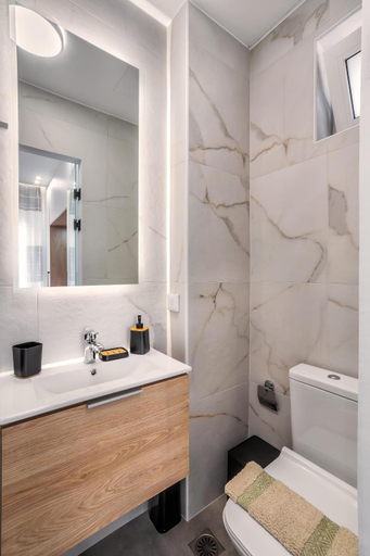 Bathroom 5, Eirini & Nicol Studios, Crete
