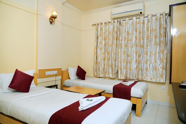 Bedroom 2, Hotel Suraj Classic, Pune