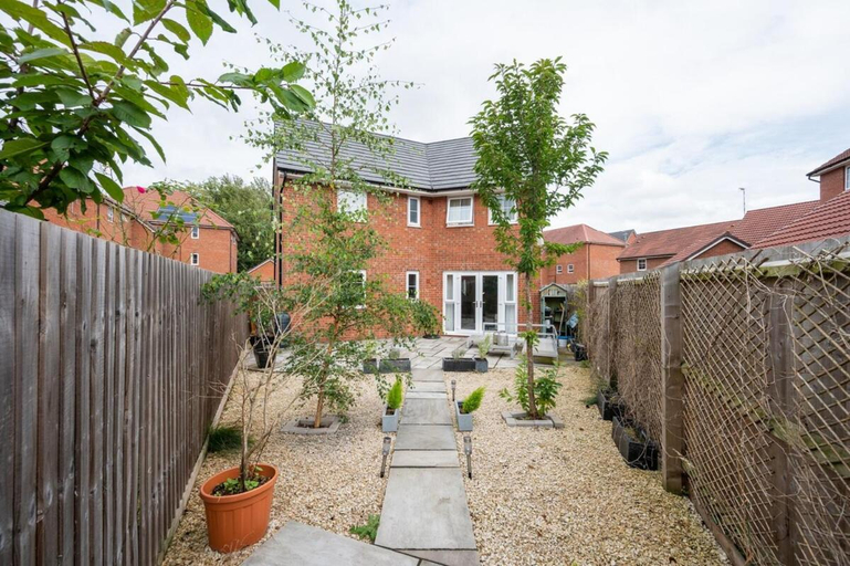 Others 5, Close to Warwick University - Clover Way by Ty SA, Coventry