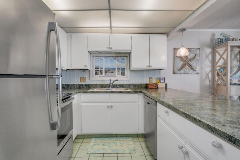 Private kitchen 2, Thunder Island 168d 2 Bedroom Condo, Worcester