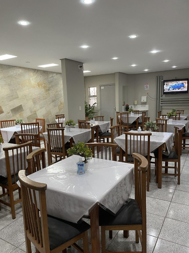Food & Drinks 5, Hotel Mariachis, Passos
