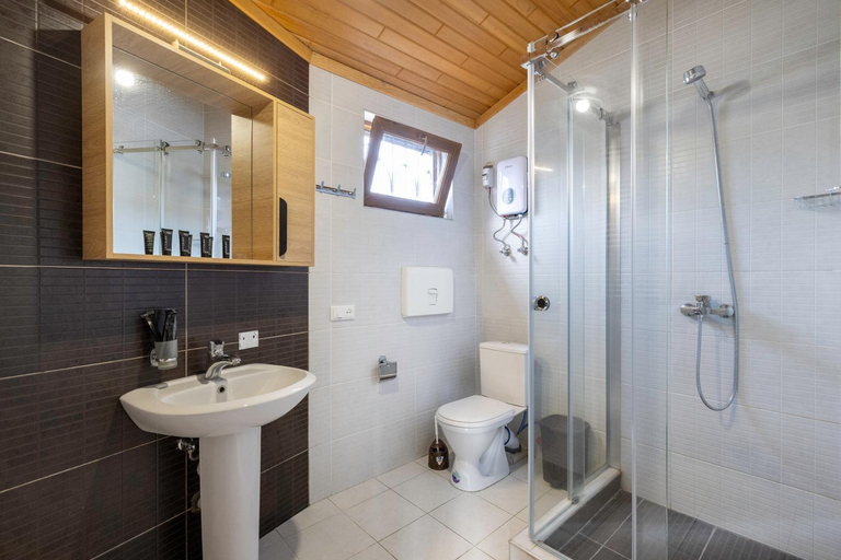 Bathroom 3, Apartments with wine cellar in Old Tbilisi, Tbilisi