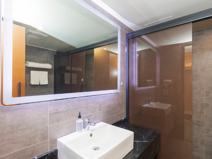 Bathroom 3, Ji Hotel Shanghai Zhongshan Park, Shanghai