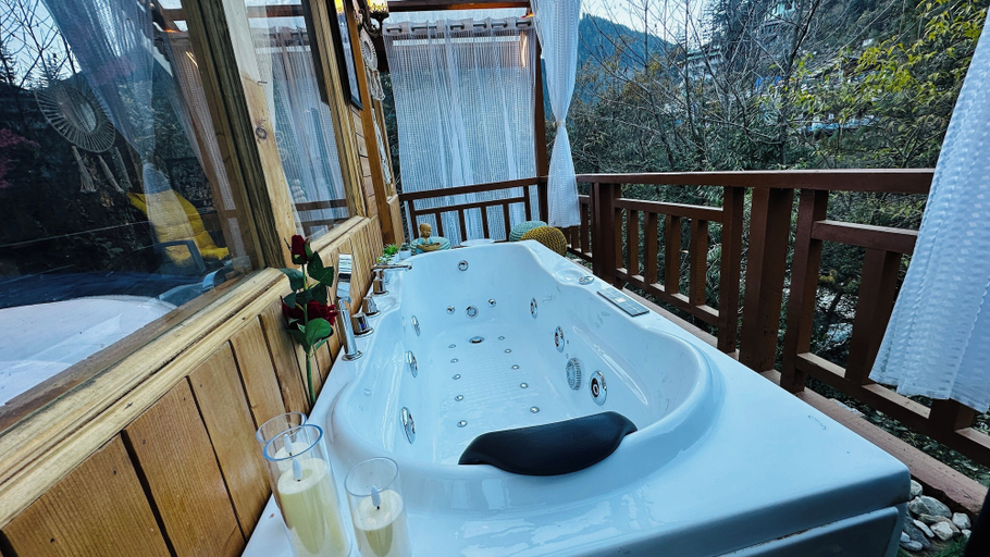 Balcony, Bawli Treehouse, Kullu