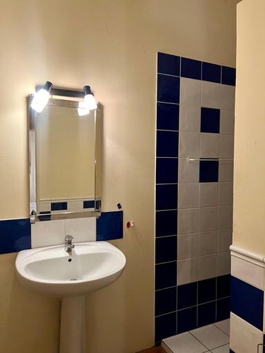 Bathroom 3, Chateau Le Baudou, Gironde