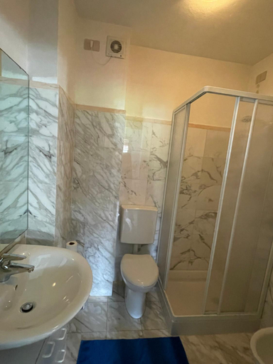 Bathroom 2, Oberthaler Hotel, Belluno