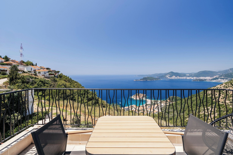 Room 5, The View - Apartment with pool
