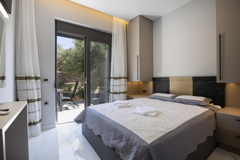 4, Villa Me - With Private Pool, Crete