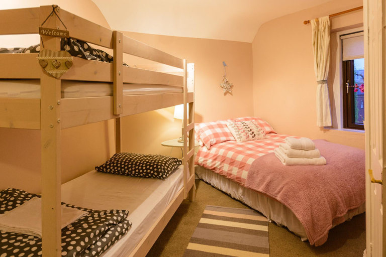 Bedroom 2, Tipperary House Dublin, Dublin