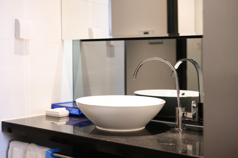 Bathroom 4, Orange Hotel Hangzhou Wenyi West Road, Hangzhou
