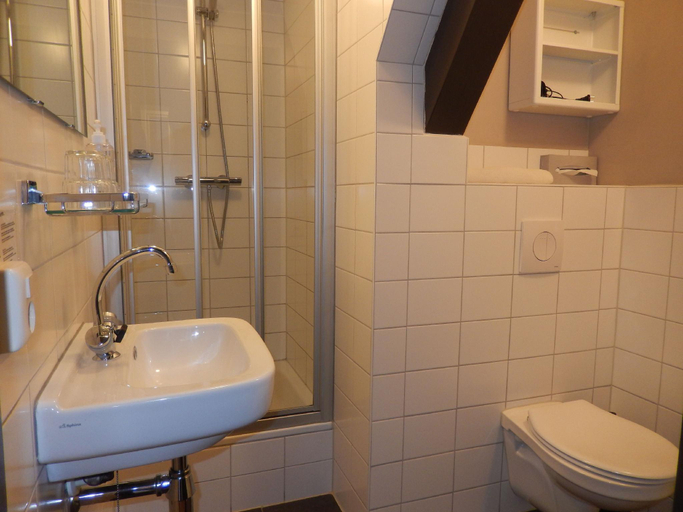 Bathroom 3, B&B De Passant, Sluis