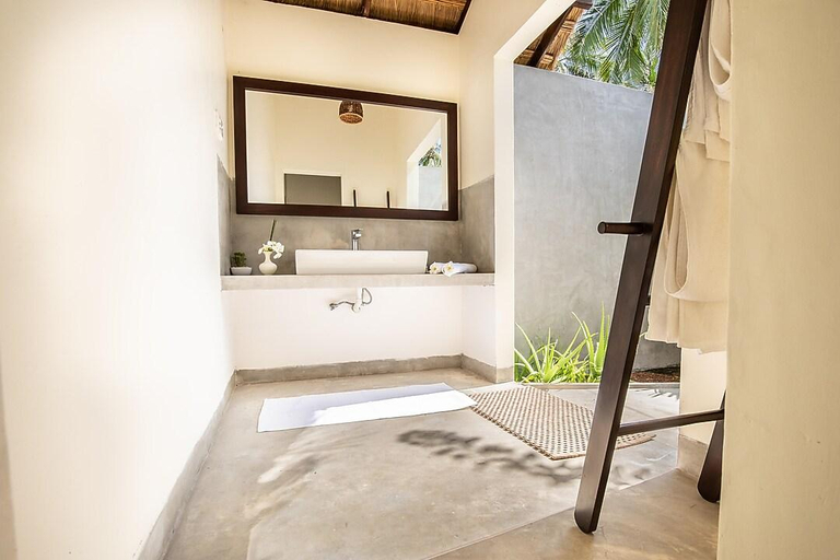 Bathroom, Club Mango, Kalpitiya