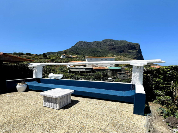 4, Villa in Porto da Cruz with Ocean Views, Machico