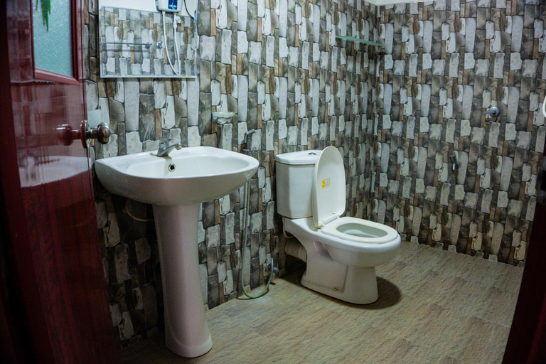 Bathroom 3, Green Edge Residences, Dambulla