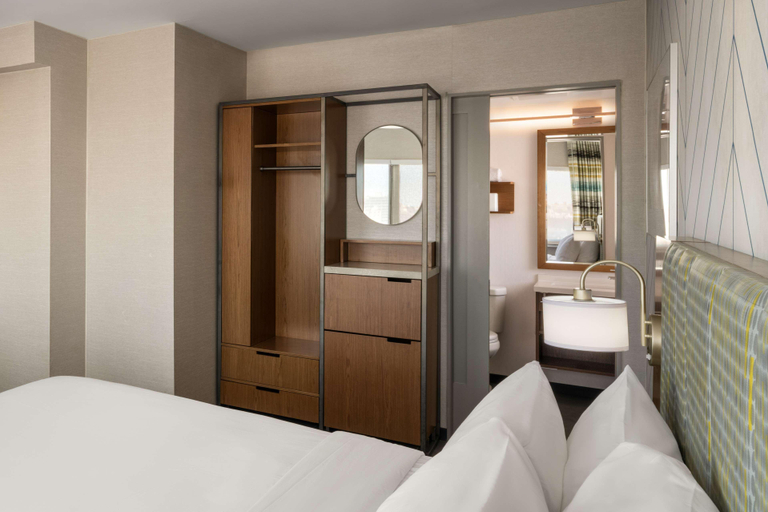 Bedroom 3, Hampton Inn Long Island City NY, New York
