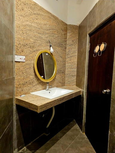 Bathroom 5, River Front Villa, Panadura