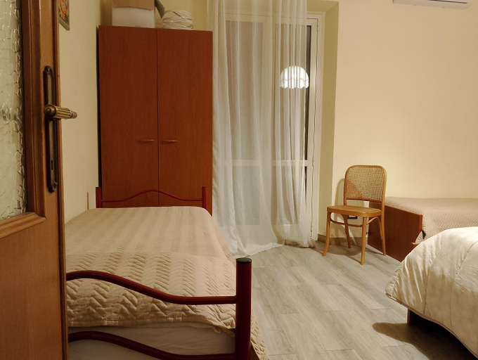 Bedroom 2, B&B Iris, Perugia
