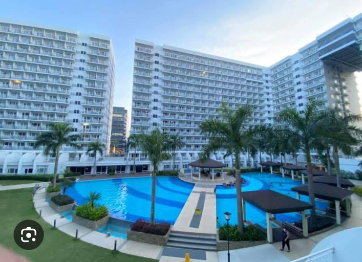 Swimming pool 5, Peaceful Pasay Oasis - Entire Apartment for Rent, Pasay City