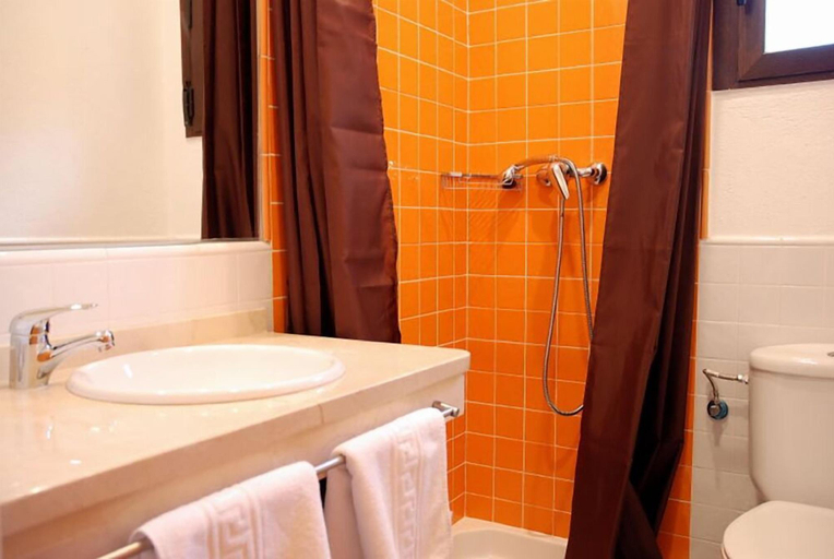 Bathroom 2, Hostal El Cardenillo, Cáceres