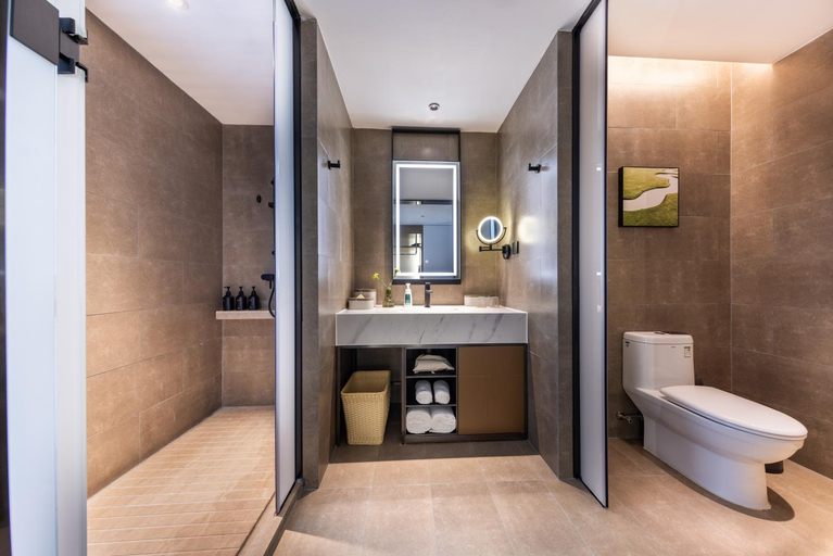 Bathroom 3, Atour Hotel Yantai Bajiaowan University Town Zhongjian, Yantai
