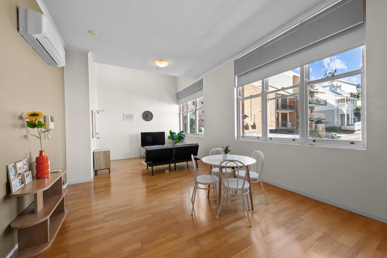 Separate living room 4, Modern 1-Bed Apartment in Spring Hill, Spring Hill
