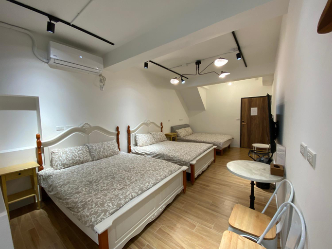 Bedroom 2, 好室連連長榮路, Tainan