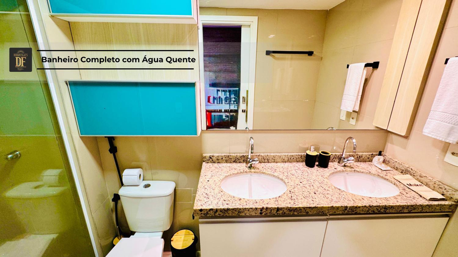 Bathroom 4, Vg Fun by Diego Flats, Fortaleza