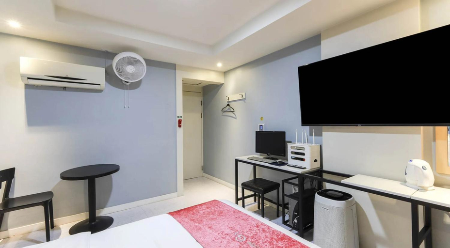 Bedroom 4, Pohang Jukdo Market G1, Pohang