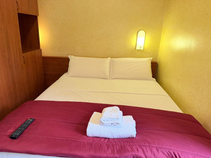 Bedroom 2, Hotel Bruna, Rome