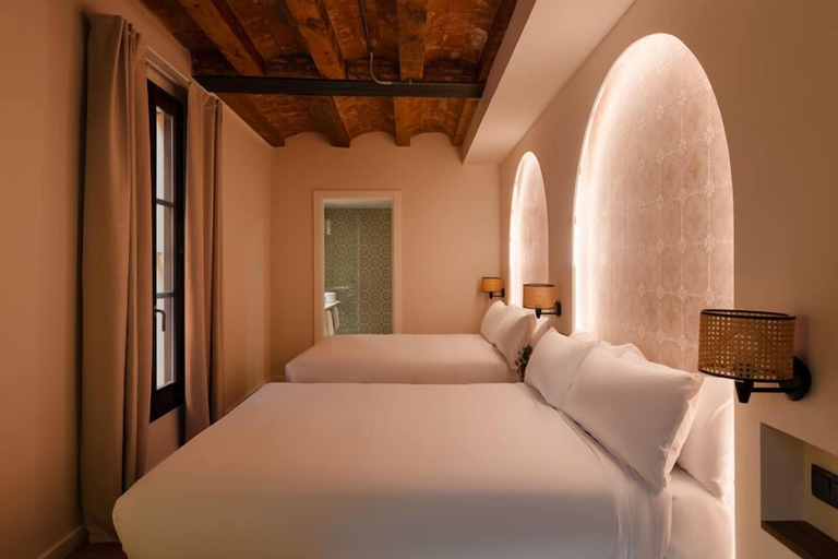 Room 5, Hamsa House, Barcelona