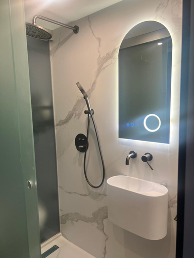 Bathroom 3, The Hyve Budget Hotel Rotterdam, Rotterdam