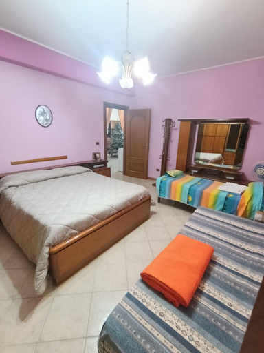 Bedroom 2, PERLA VERDE Suites, Messina