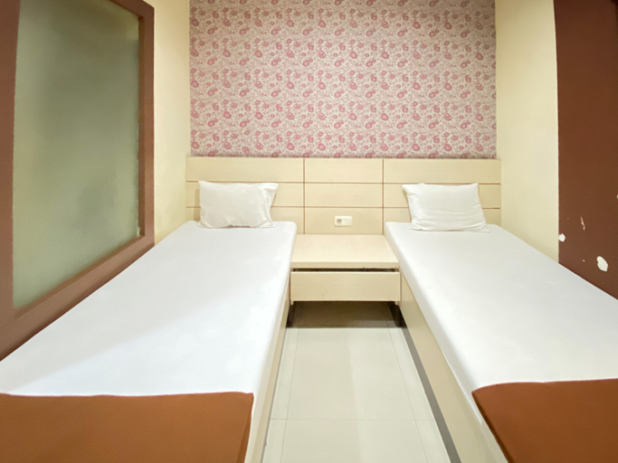 Bedroom 5, Lily Guest House Syariah RedPartner, Malang