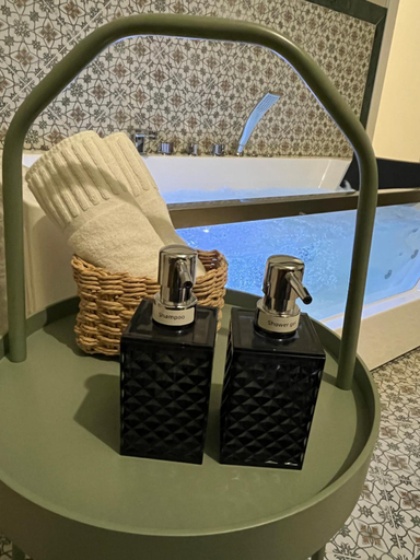 Hot tub 2, Palermo City Garden Lux Suites, Palermo