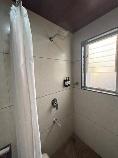Bathroom 4, Sunny Executive, Satara