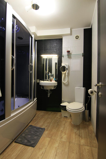 Bathroom 2, Stay Nexus Galaxy Center, Stolichna