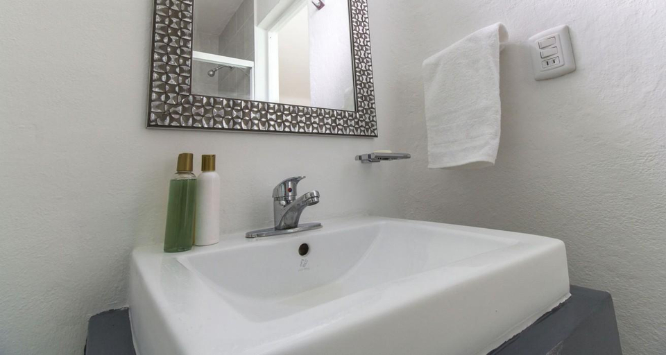 Bathroom 5, Casa Gem B&B, Cozumel