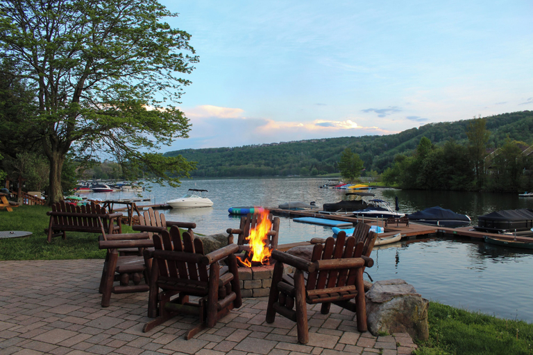 Terrace/patio, LakeFront Lodge, Garrett