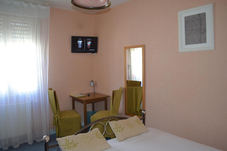 Bedroom 2, Le Relais du Chateau, Deux-Sèvres