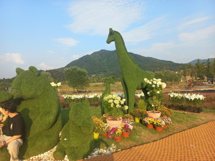 Others 3, Elephant Pension, Cheorwon