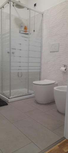 Bathroom 3, Cristel malpensa room, Varese
