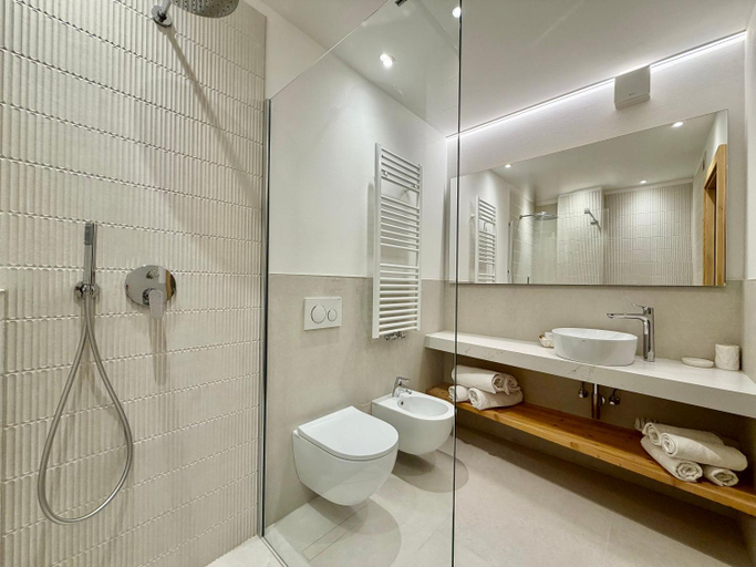 Bathroom 2, B&B Family Accommodation Canazei BIKE FRIENDLY, Trento
