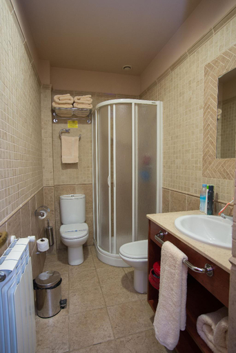 Bathroom, Hostal Serruchi, Teruel