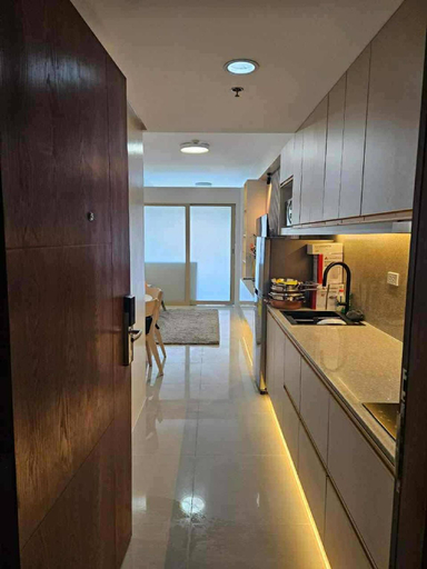 2, Scandi-Inspired Pasay Apartment for Rent - Entire House with Balcony facing MOA, Pasay City