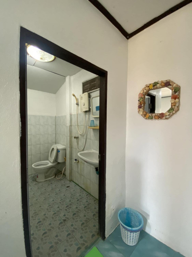 Bathroom 3, pineapple resort, K. Sam Roi Yot