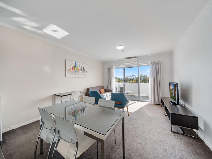 4, Bright 1-bed Apartment With Balcony, Canberra