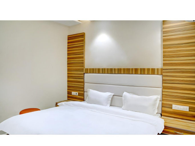 Others 5, Hotel Maahi, Sahibzada Ajit Singh Nagar