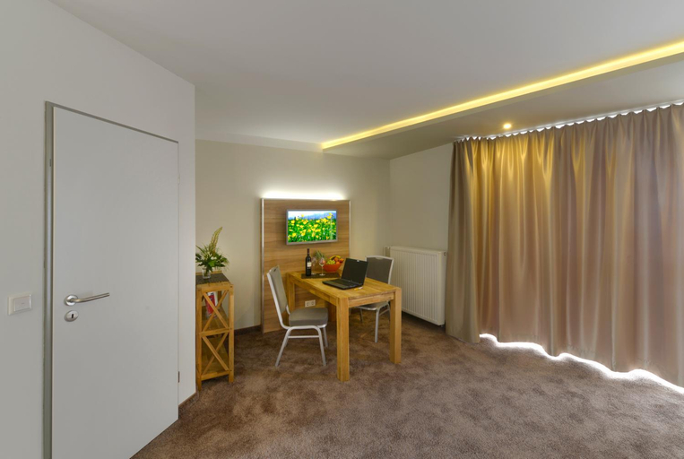 Facilities 5, Metropol Central, Essen